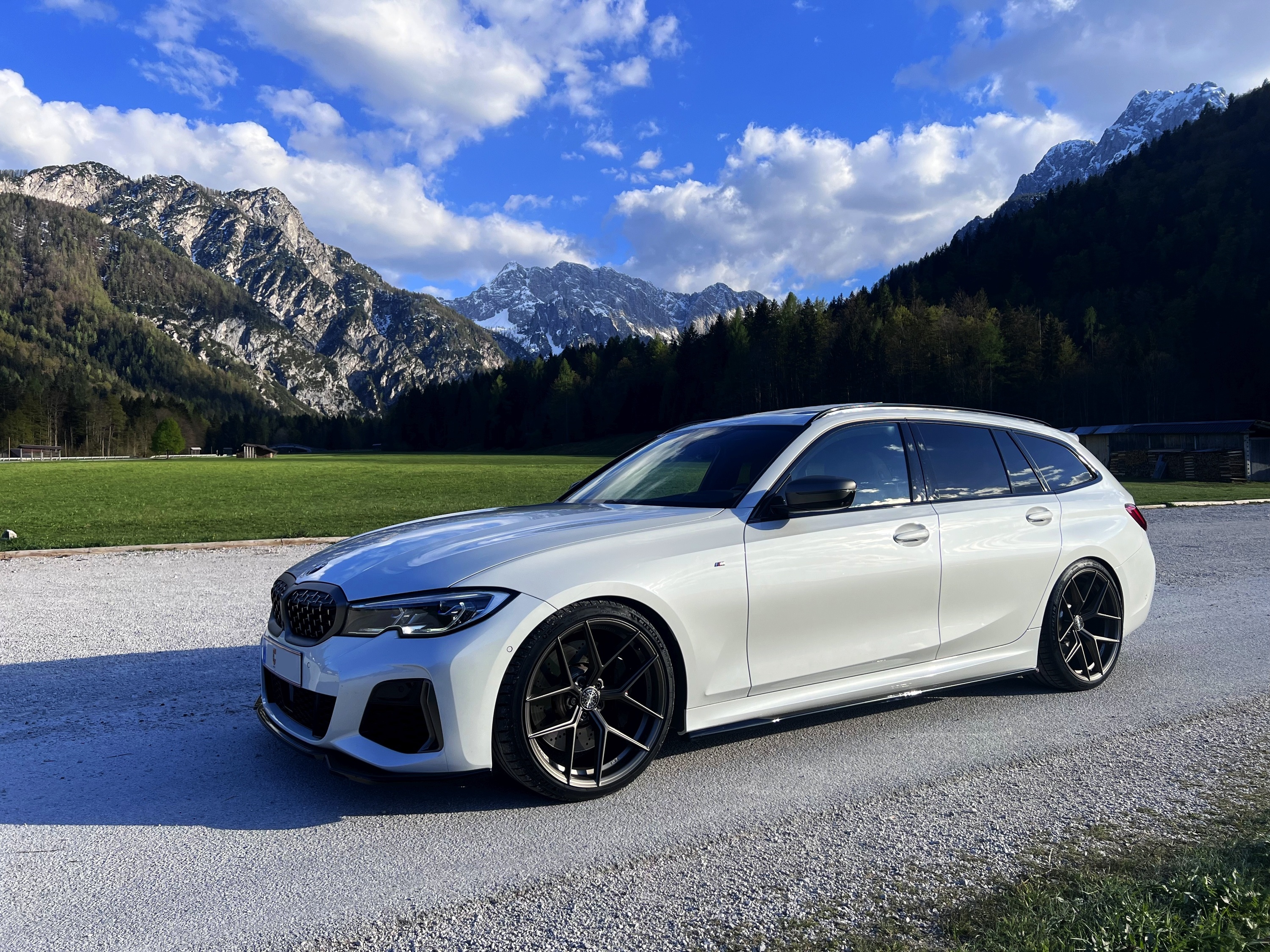 XStoneX's M340i mit Maxton Parts und Edelweiß LT°3 in Cerium