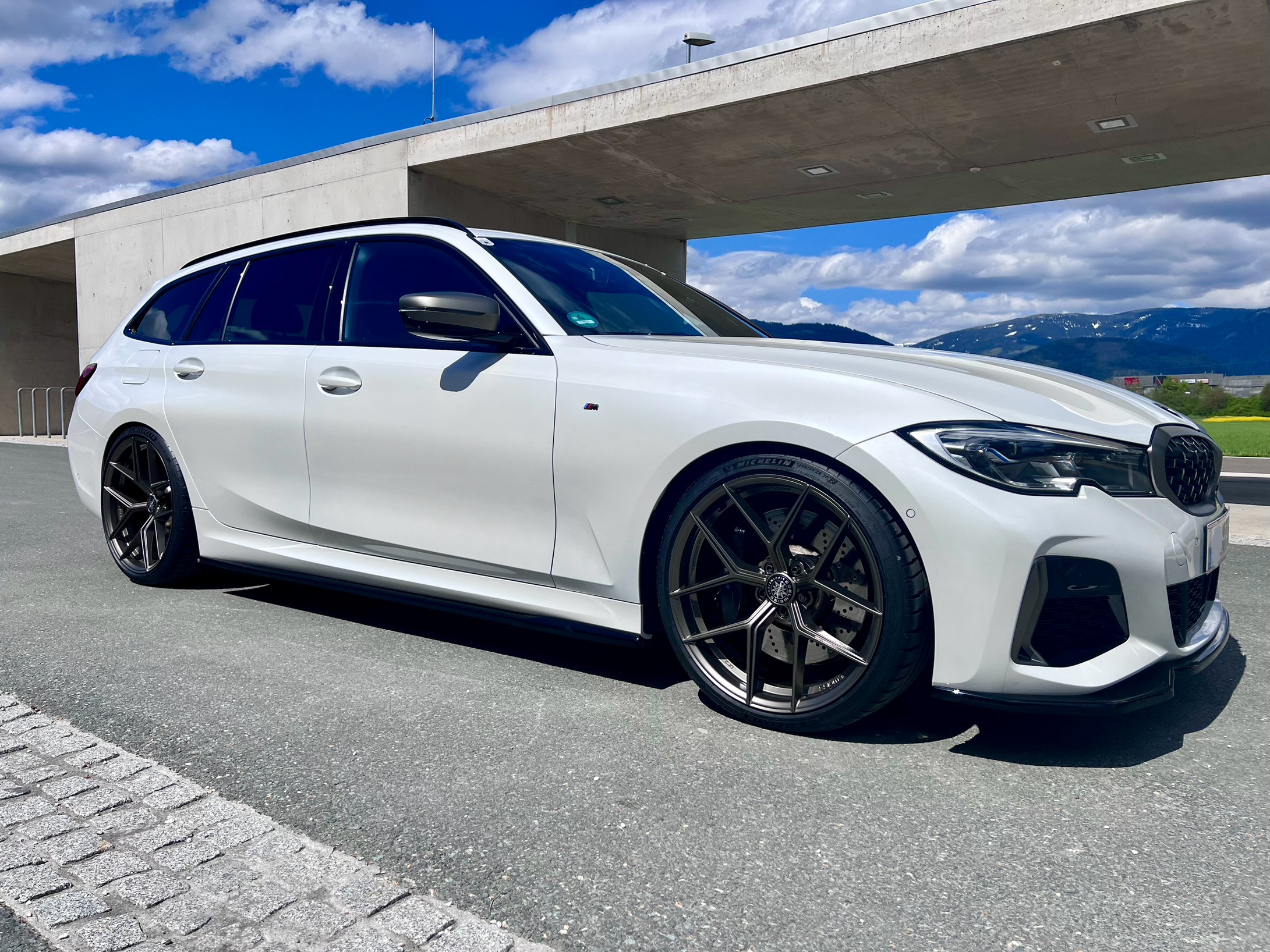 XStoneX's M340i mit Maxton Parts und Edelweiß LT°3 in Cerium