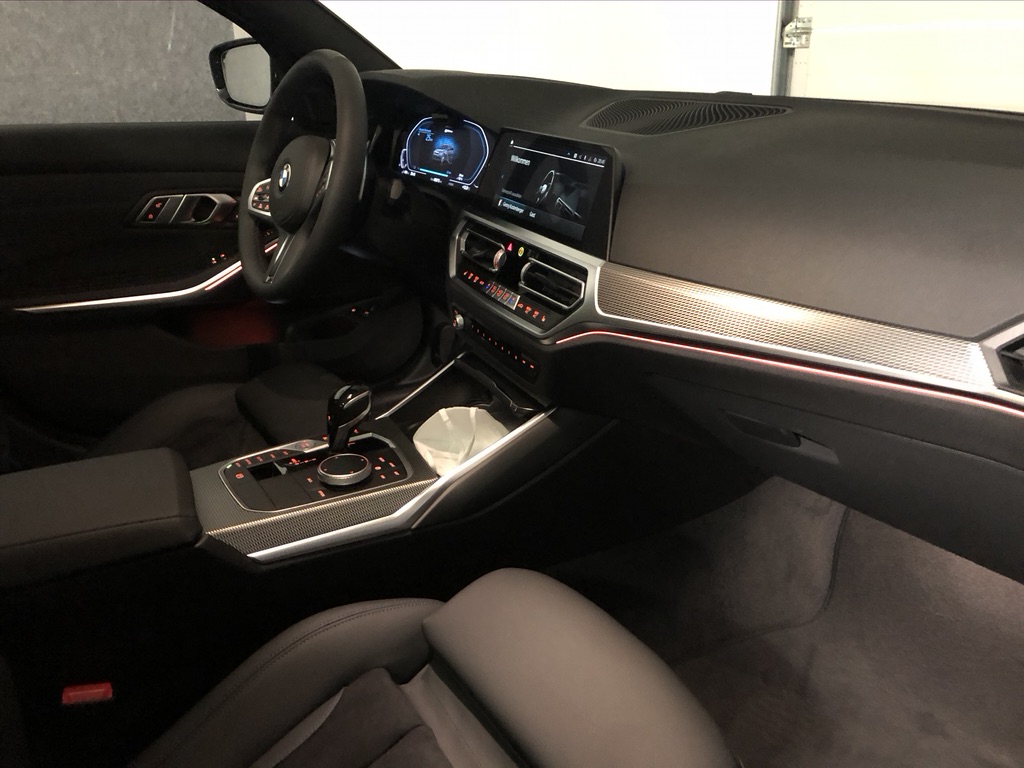 BMW 330xe touring mineralgrau metallic