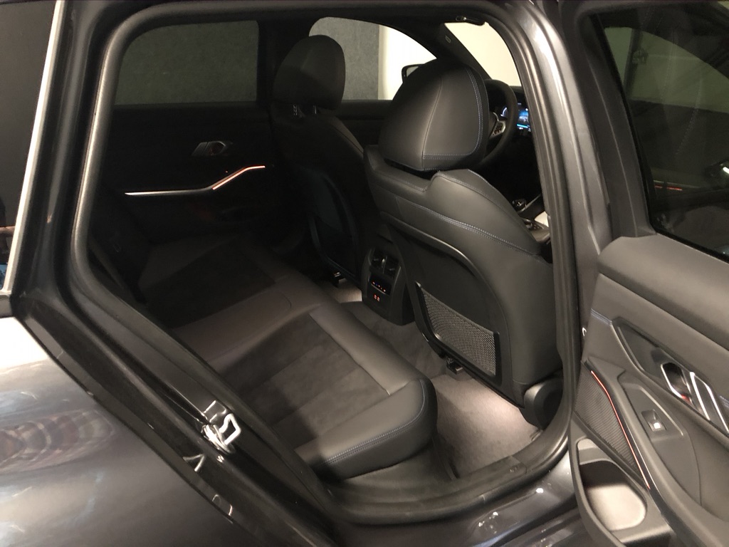BMW 330xe touring mineralgrau metallic
