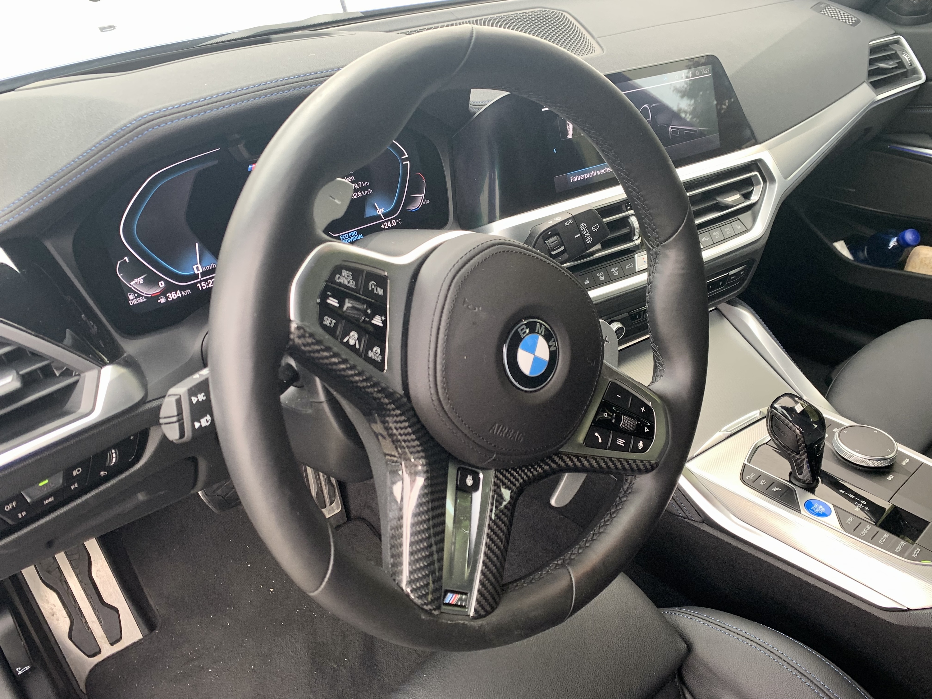 M Performance Interieurleisten mit Alcantara Kniepads - BMW 3er G20 G21  Forum - BMW 4er G22 G23 G26 Forum